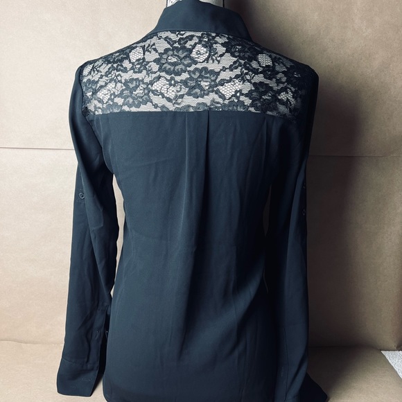 🛍Pre-Loved Express button up with Lacy shoulder area - Picture 5 of 14